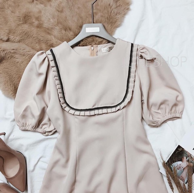 Váy be tay bồng viền bèo | BigBuy360 - bigbuy360.vn