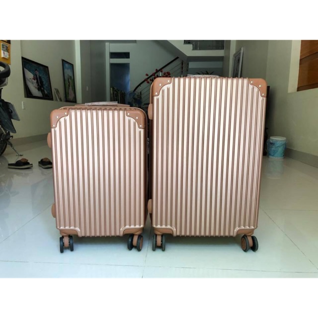 VALI hàng chất lừ mới về kiểu dáng lạ , trẻ trung , chất nhựa pc cao cấp chống sước sz 20&24 cho mùa du lịch