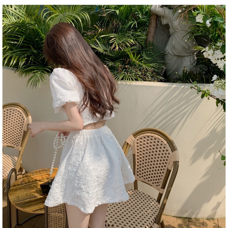 Đầm cổ chữ V họa tiết dập nổi phong cách ngọt ngào nữ tính