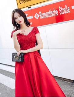 Đầm dạ hội xoè phồng cổ tim