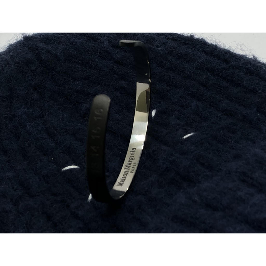 Vòng tay Maison Margiela number logo engraved bracelet fw20