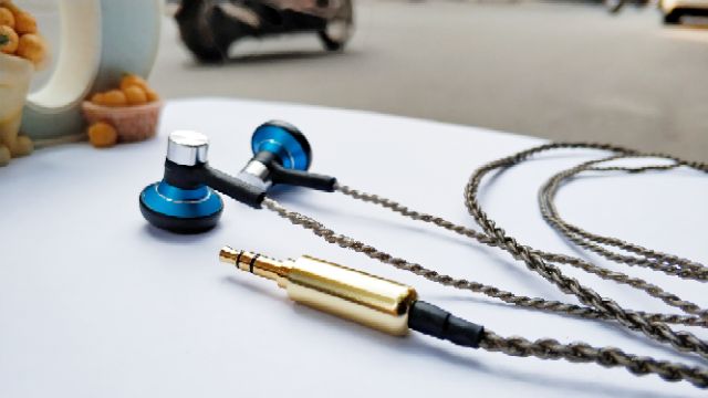 Tai nghe tự chế HK Ear Budy 2  - BH 06T