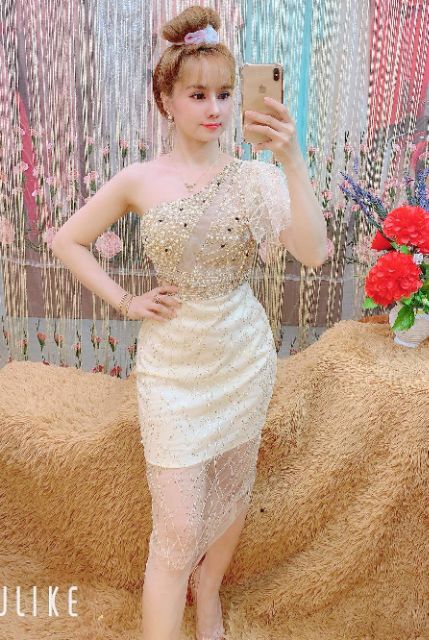 Body dư tiêc đính đá hat. ảnh thât