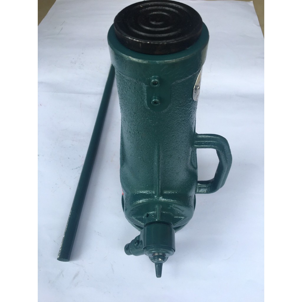 Kích ren 10 tấn Kawasaki tiêu chuẩn Nhật tại Máy cầm tay NTT bảo hành dài hạn dùng nâng các thiết bị nặng bằng ren