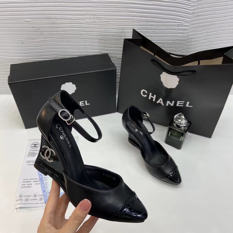 Sandal đế xuồng cnell siêu hót kèm video và ảnh thật