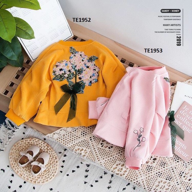 Áo khoác nhung bé gái