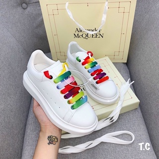 Giày thể thao McQueen. trắng dây 7 sắc cầu vồng