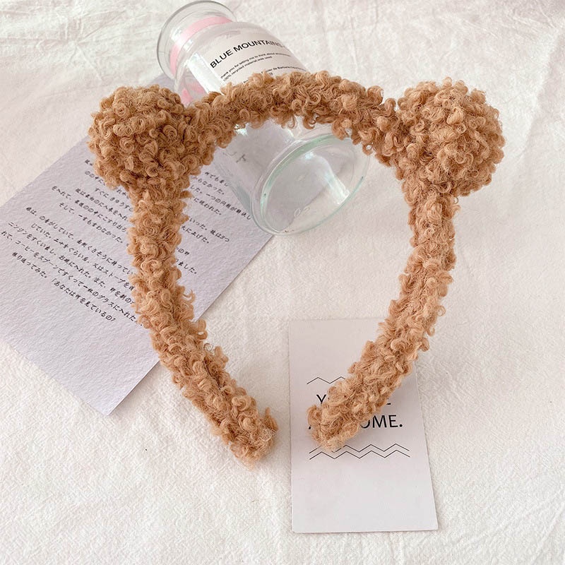 Cài tóc phối quả bóng pom pom thời trang xinh xắn cho nữ