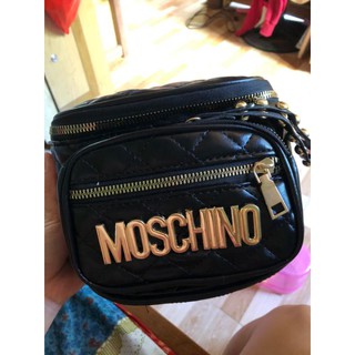 Túi đeo chéo da mềm moschino