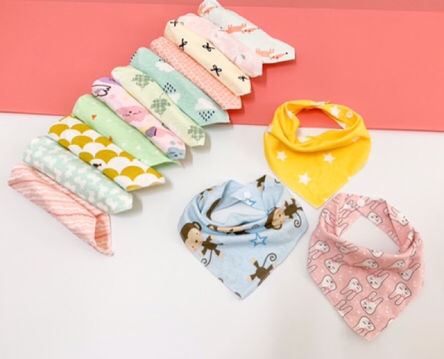 SET 5 yếm 100% cotton NỀN MÀU bé