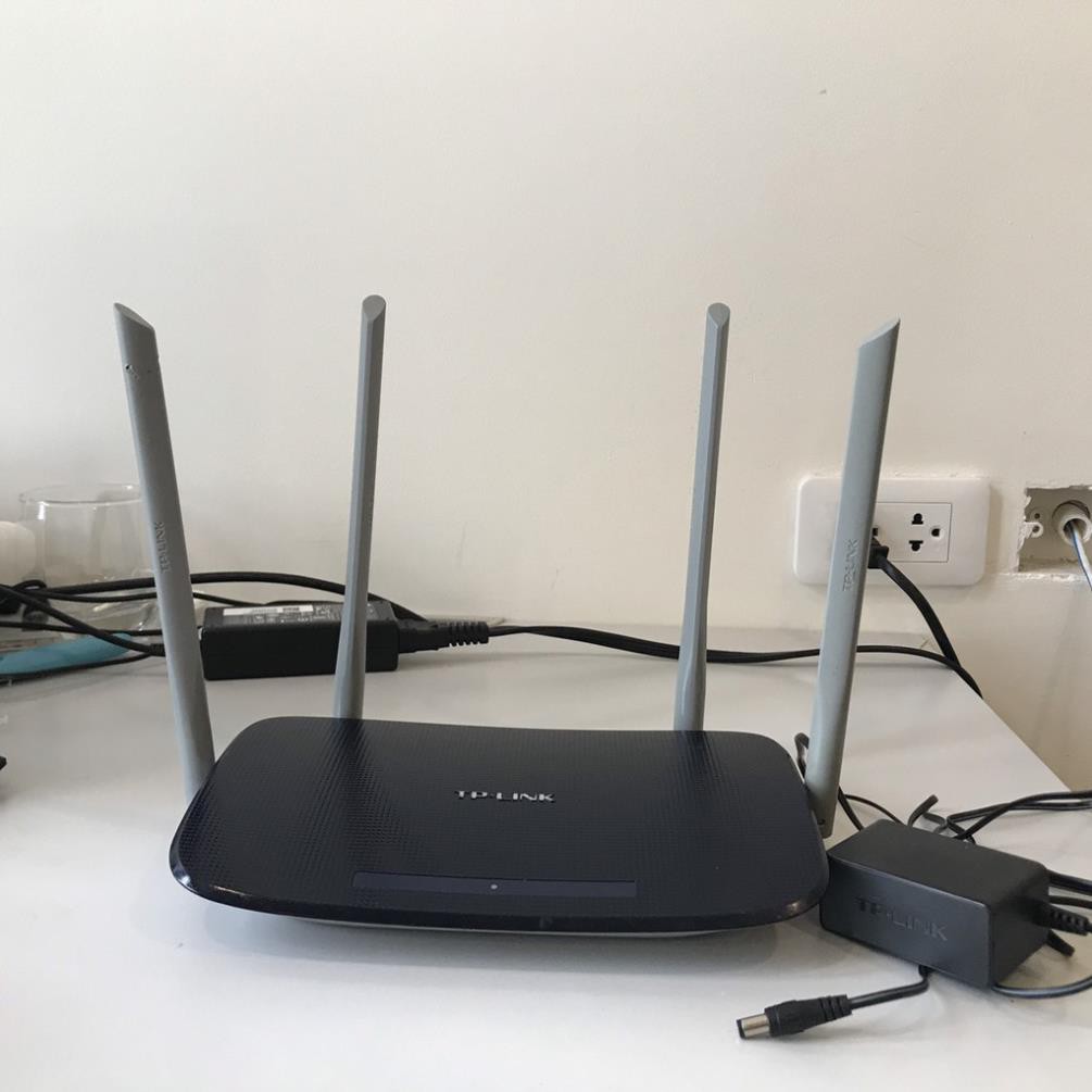 Bộ phát wifi tp link 4 râu WDR6300 - Băng tần kép AC1200, Tốc độ cao, xuyên tường tốt.