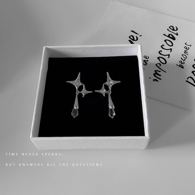 Khuyên Tai Nữ Trang Dáng Dài Tạo Hình Độc Đáo