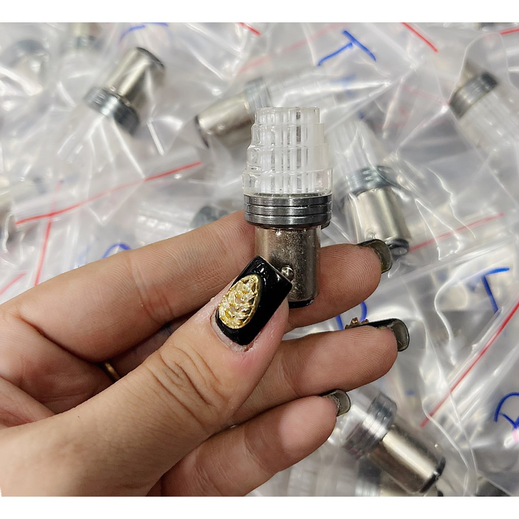 Lái sau chớp hình tháp ( dùng đc tất cả các dòng xe )