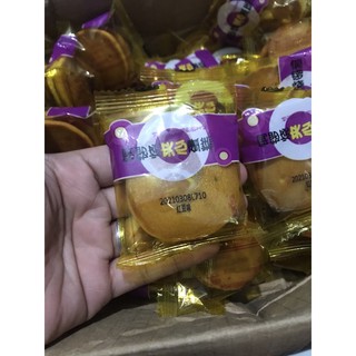 1 chiếc bánh doremon nhân đậu đỏ