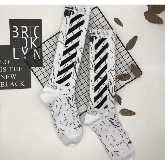 Vớ OFF WHITE siêu cao cổ phong cách thể thao, trẻ trung, năng động.