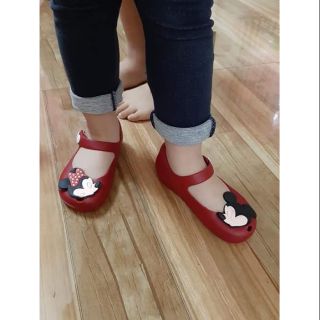 Đàn và giày nhựa thơm cho bé