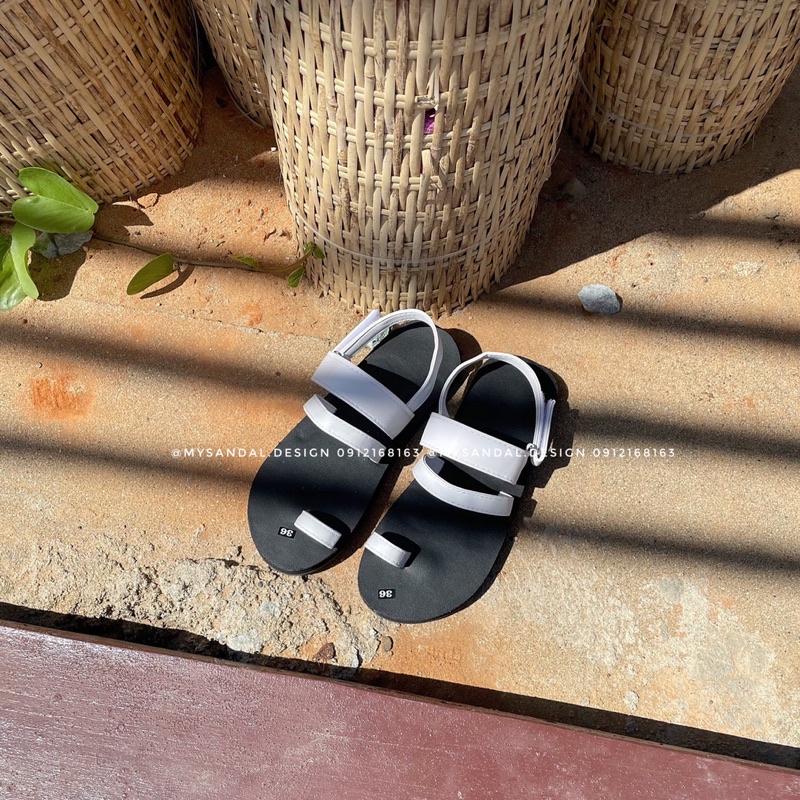 Giày sandals xỏ ngón basic đen trắng nhẹ nhàng