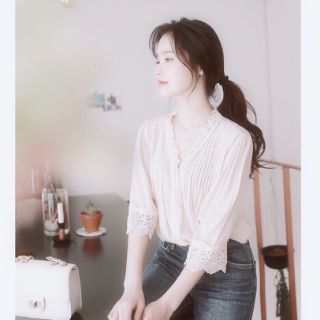 Áo Cati trắng phối ren