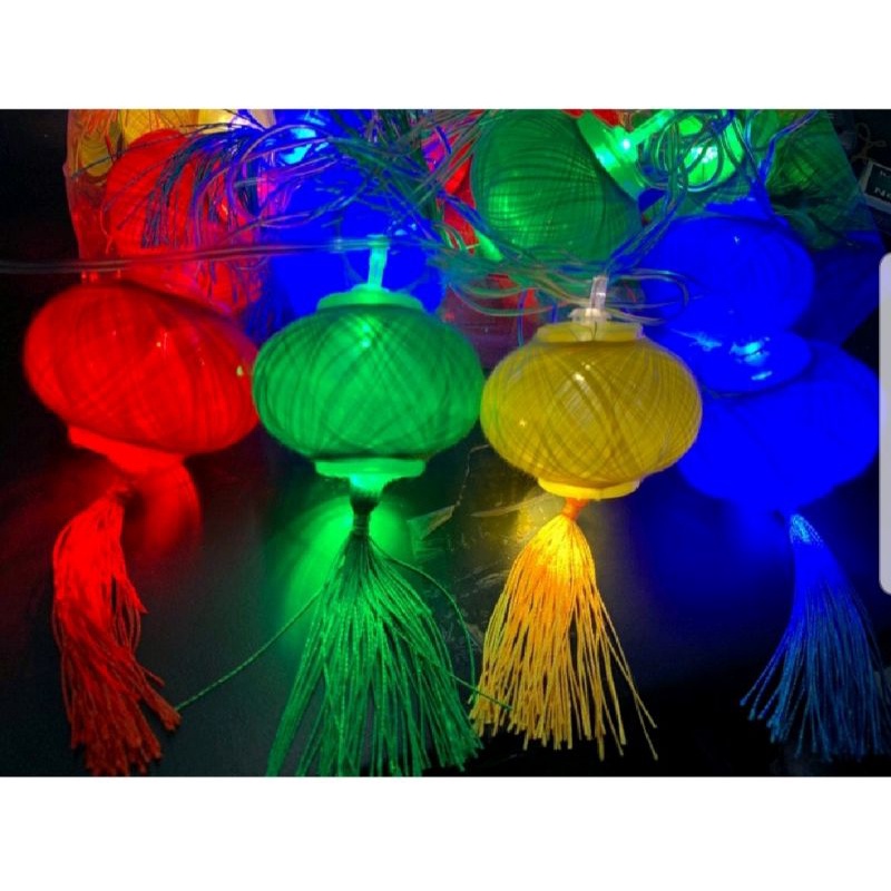 Dây đèn led trang trí Tú Cầu đủ màu sinh động như phố Hội An