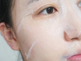 MẶT NẠ JAYJUN BY DREW BARRYMORE MORE THAN MASK