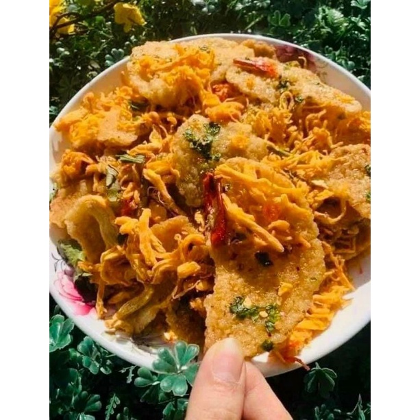 Cơm cháy lắc khô gà HappyFood 300g đồ ăn vặt vừa rẻ vừa ngon | BigBuy360 - bigbuy360.vn