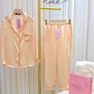 Bộ ngủ lụa trơn be dài tay - nohk