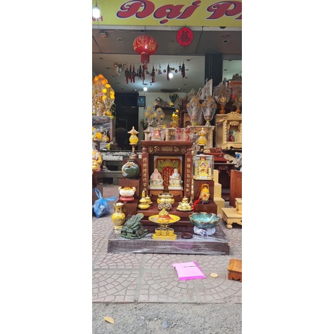 Ban thần tài,bục tam cấp