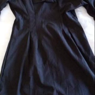 Váy trễ vai đen+ body gucci nâu