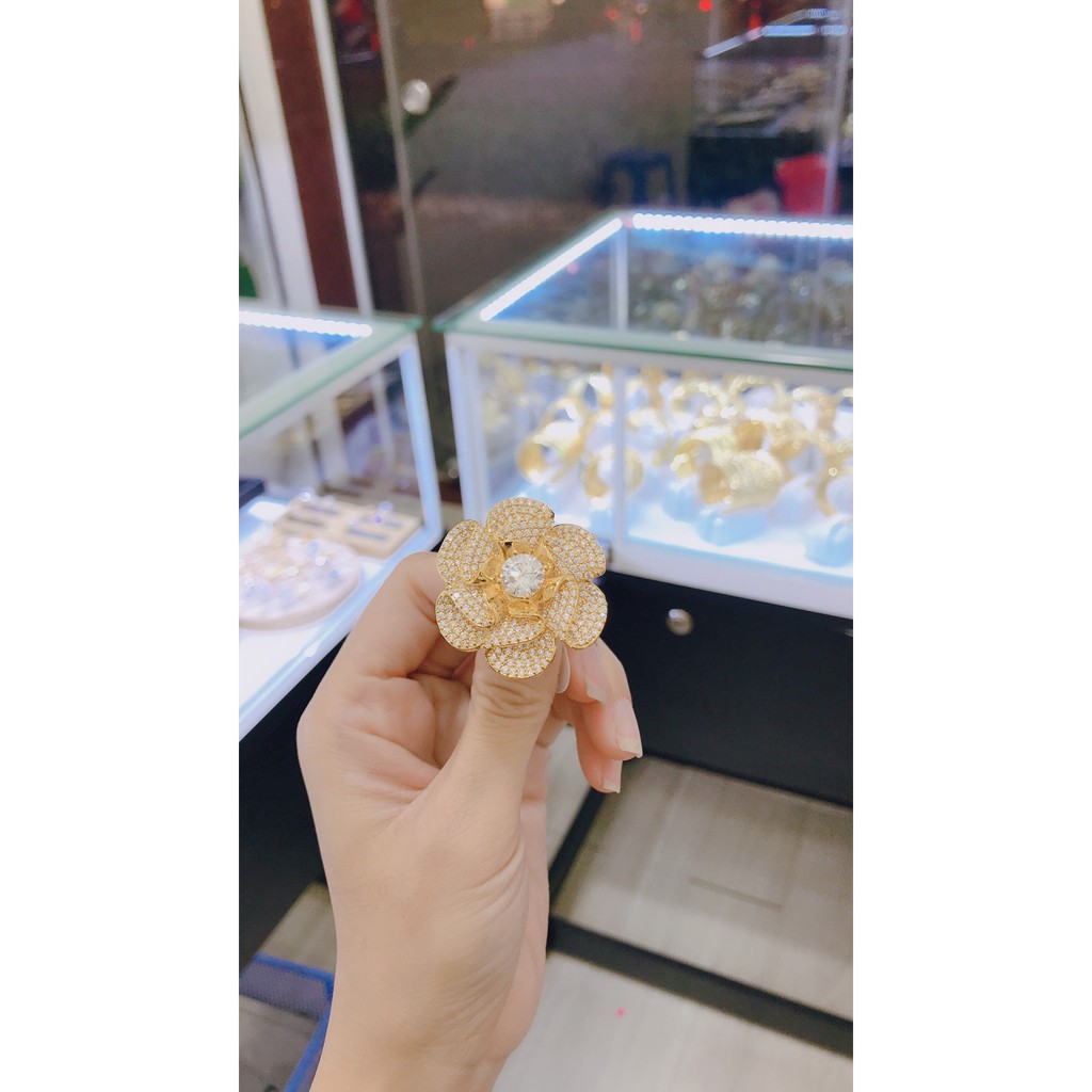 Nhẫn nữ xi vàng hình hoa xoàn to