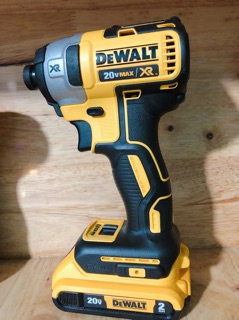 Máy + pin 2 ah dewalt 887