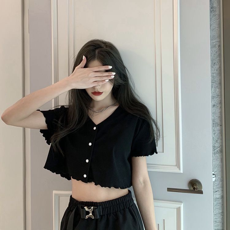 Áo Croptop Cổ Tim Tay Ngắn Phối Khuy Lai Bèo Chất Thun Gân Dẻo Cao Cấp ( 3 màu)