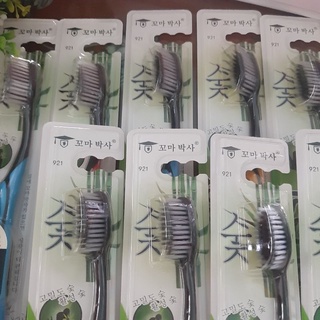 Bàn  chải  đánh  răng than tre Hàn Quốc