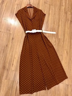 Jumssuit chấm nâu