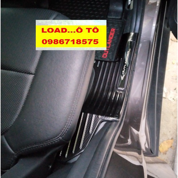 Ốp Bậc Cửa, Nẹp Bước Chân, Cốp Sau Xe Mitsubishi Outlander 2018 - 2023 Vân Carbon Cao Cấp