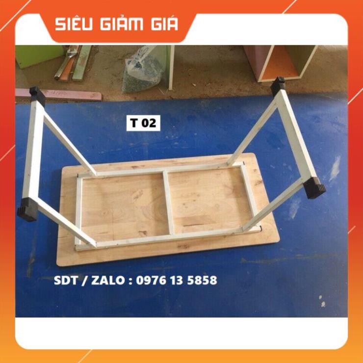 Bàn Gỗ Cao Su Mầm Non Chân Gấp