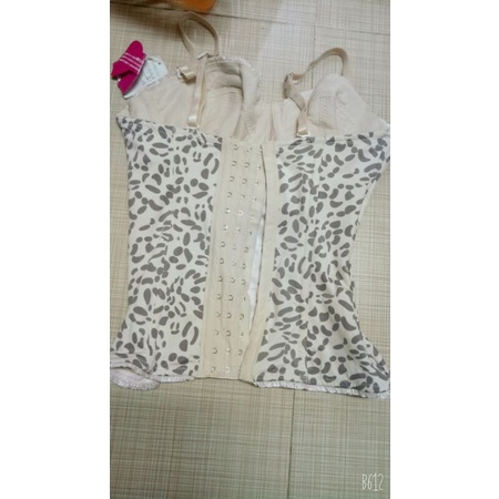 áo gen, áo Coset có 8 thanh chống cuộn