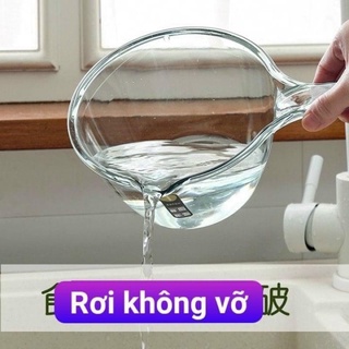  Gáo múc nước trong suốt