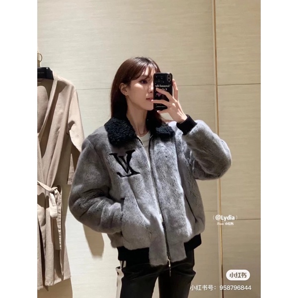 Áo khoác lông cổ bẻ thương hiệu Louis Vuitton LV cao cấp