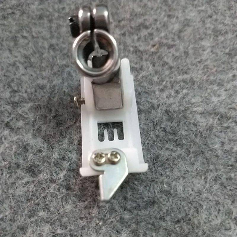 Chân vịt máy trần đè siruba F007 5.6