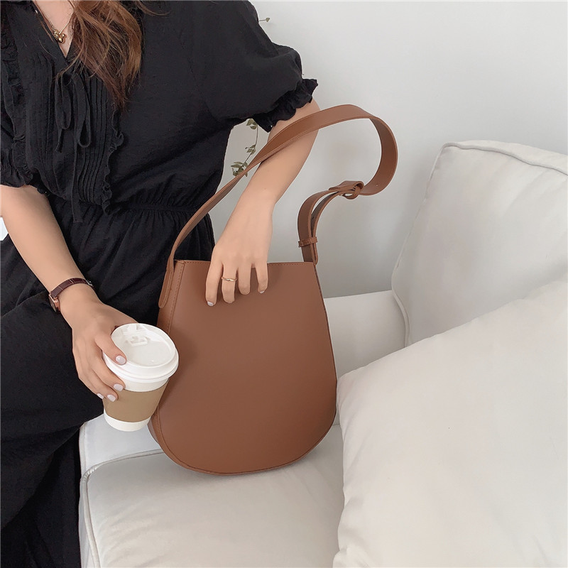 Túi xách đeo vai sức chứa lớn thiết kế đơn giản dễ phối đồ thời trang dành cho nữ