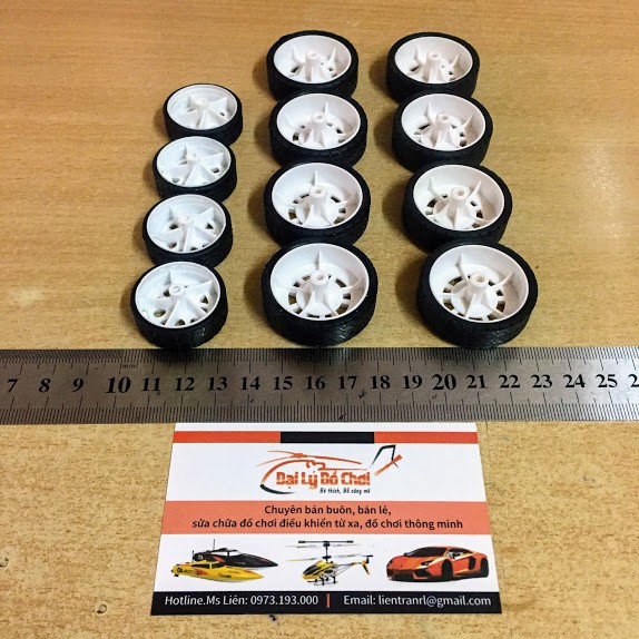 Bộ bánh xe 4 cái bằng nhưa cao su có kích cỡ 2x30mm 2.5x38mm 3x38mm