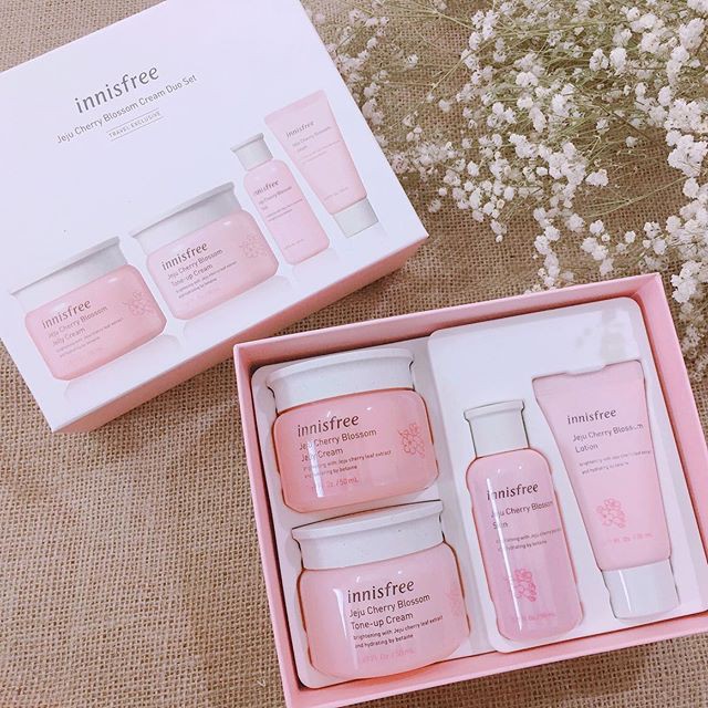 Set Dưỡng INNISFREE JEJU CHERRY BLOSSOM CREAM DUO SET 4 MÓN