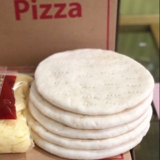 Combo 3 đế pizza,200 gr phô mai kèm sốt cà,lá thơm