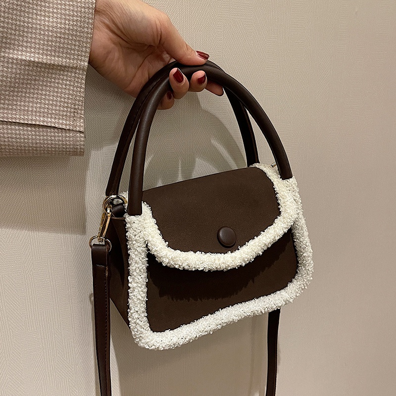 Túi da lộn viền lông cừu nhân tạo BG002