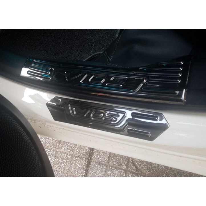 Ốp bậc cửa trong và ngoài Vios 2019, 2020, 2021 mẫu titan