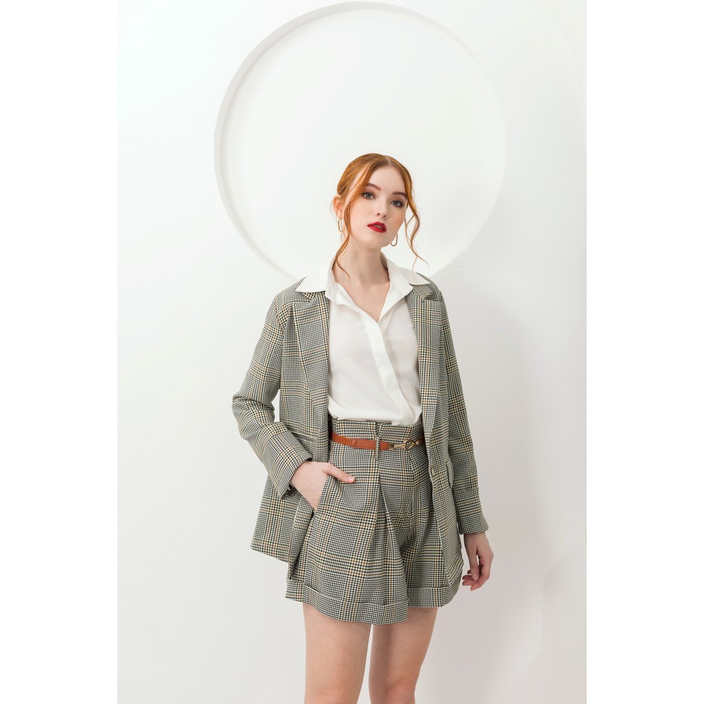 Quần short xếp ly xám sọc vàng vải cotton Gunich
