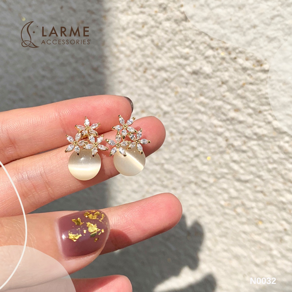 Khuyên tai, bông tai hạt ngọc trong suốt kết hợp ngôi sao titan Larme Accessories - KT0021