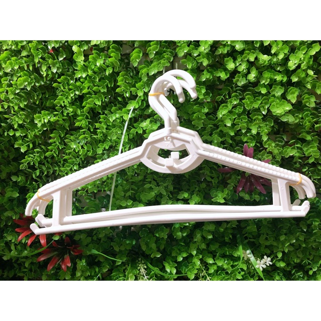 Com bo móc nhựa thân tròn cổ xoay trắng 50x=200k