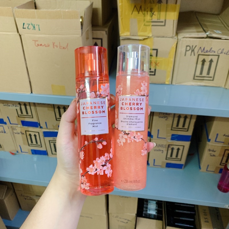 Xịt thơm toàn thân kim tuyến bodymist Bath & Body work NHŨ  236ml