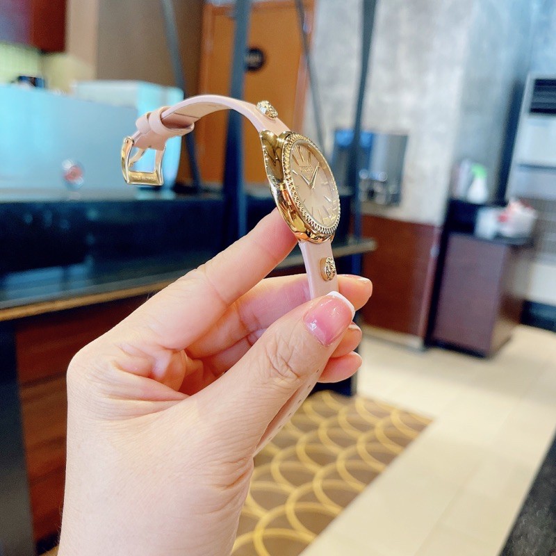 Đồng hồ nữ Versus hồng nude - mẫu mới siêu đẹp - Case 38mm, kính sapphire